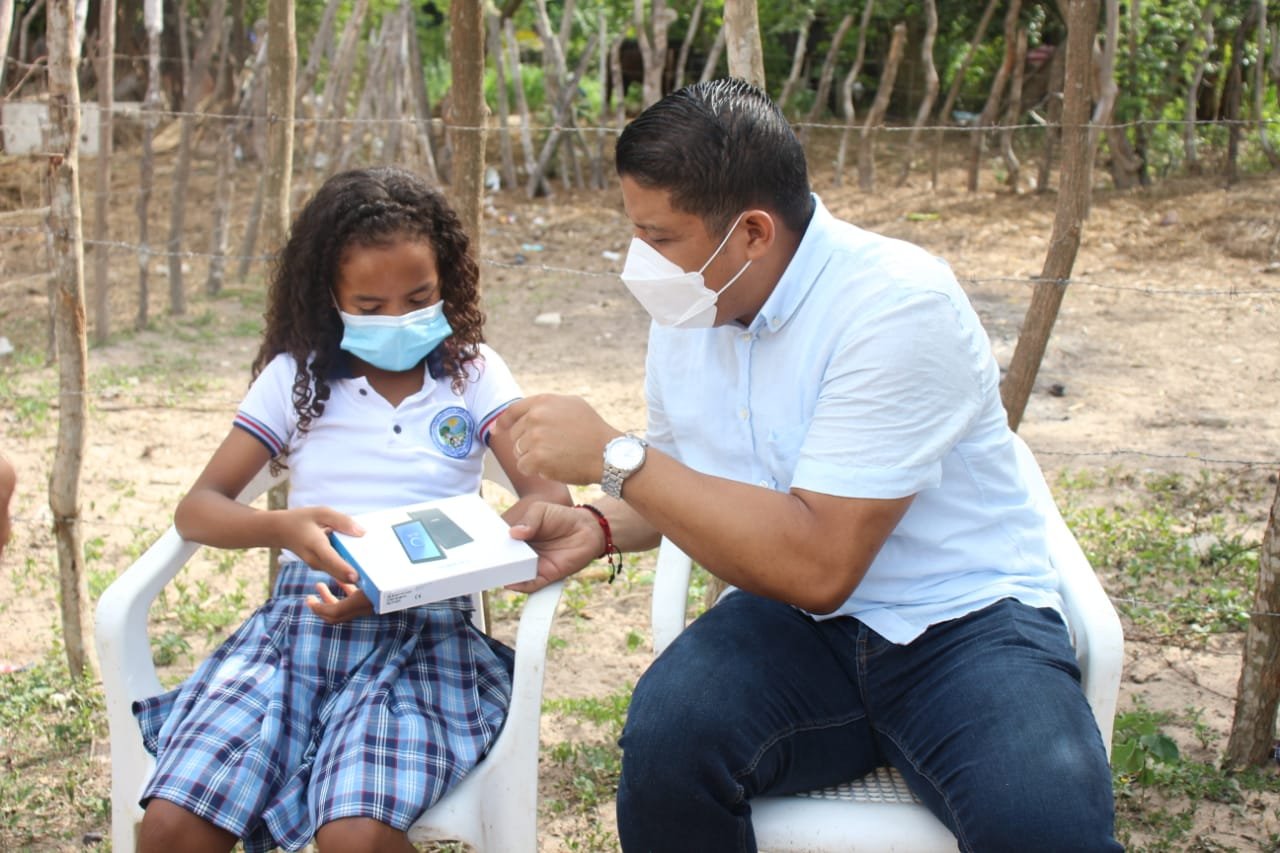 35108244-7AEE-4243-BACE-F7D739FA2D9D