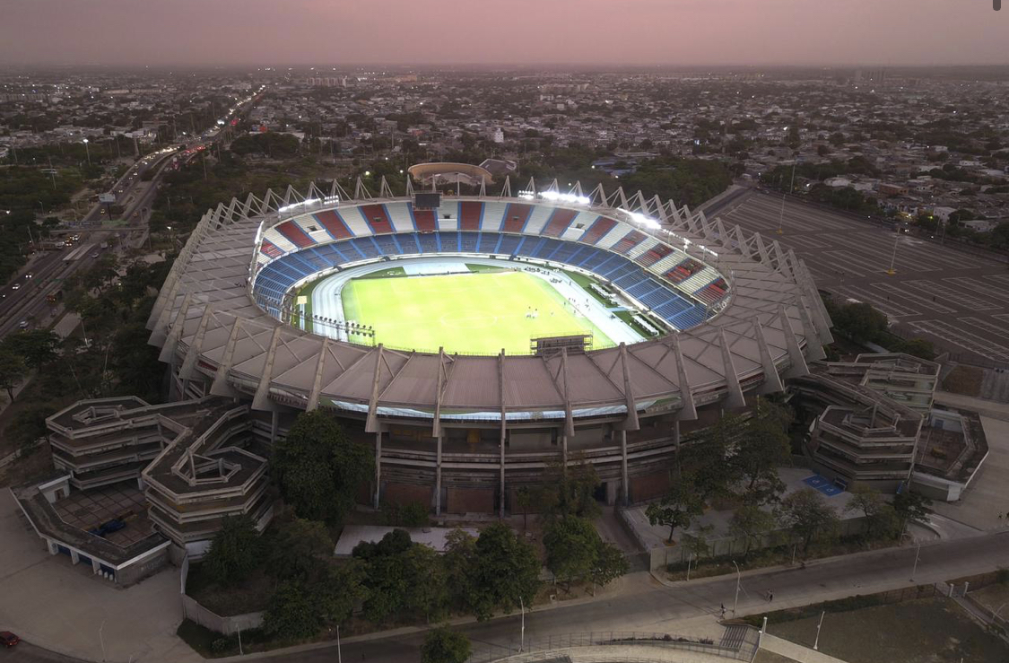 Sistema de luces led ya ilumina el estadio Metropolitano Roberto Meléndez