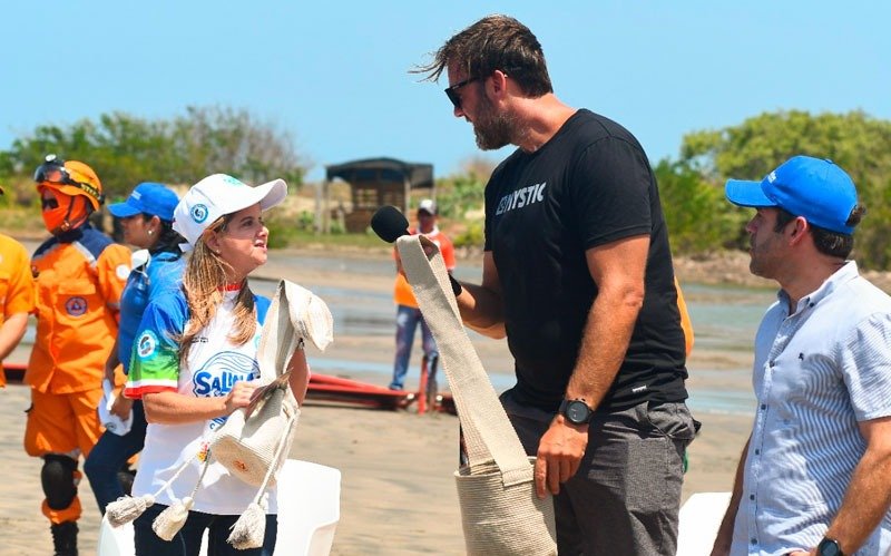 F61729CA-4B05-47D9-8B86-8057B3CA2E54